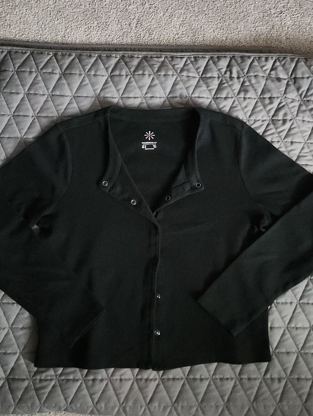 Isaac Mizrahi Black Button Down Shirt-Size Medium - Picture 6 of 6
